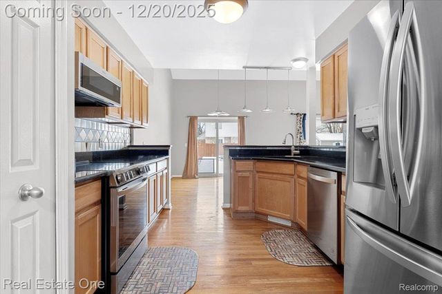 15405 Oakleigh, Southgate, MI 48195