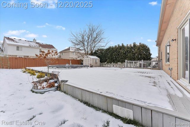 15405 Oakleigh, Southgate, MI 48195