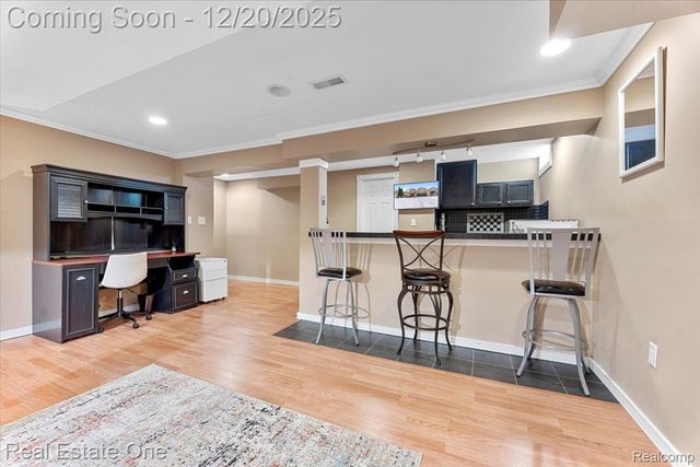 15405 Oakleigh, Southgate, MI 48195