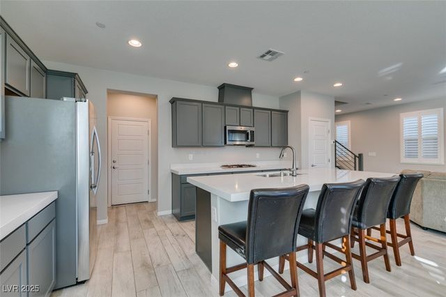 48 Verde Rosa Drive, Henderson, NV 89011