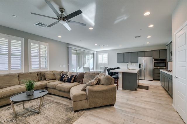 48 Verde Rosa Drive, Henderson, NV 89011