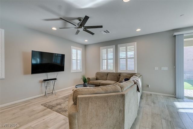 48 Verde Rosa Drive, Henderson, NV 89011