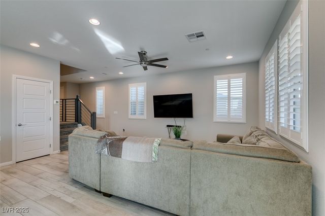 48 Verde Rosa Drive, Henderson, NV 89011