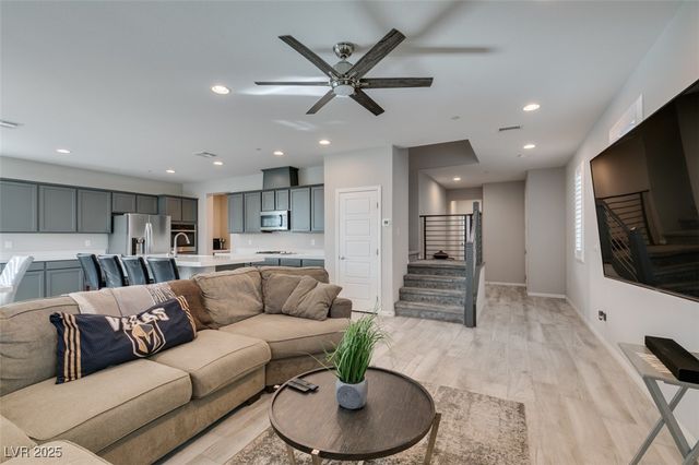 48 Verde Rosa Drive, Henderson, NV 89011