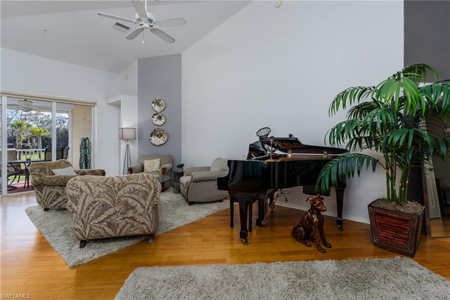 640 Lalique CIR 405, Naples, FL 34119