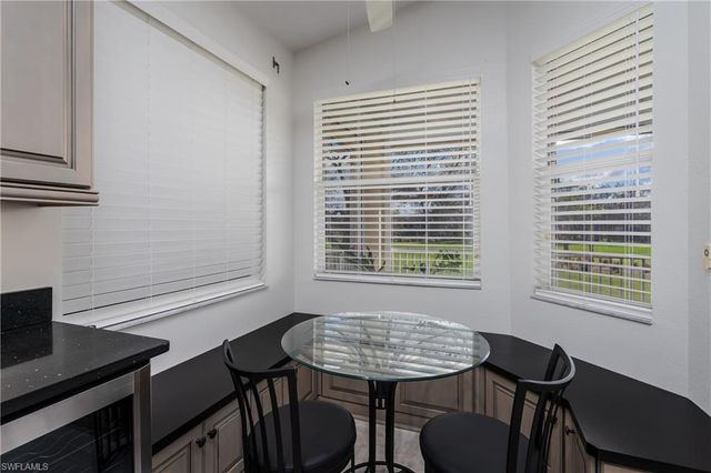 640 Lalique CIR 405, Naples, FL 34119