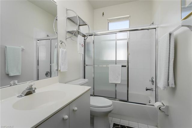 640 Lalique CIR 405, Naples, FL 34119