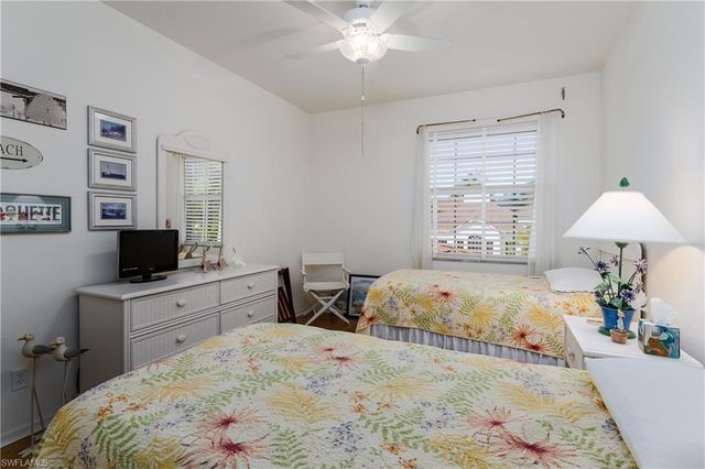 640 Lalique CIR 405, Naples, FL 34119