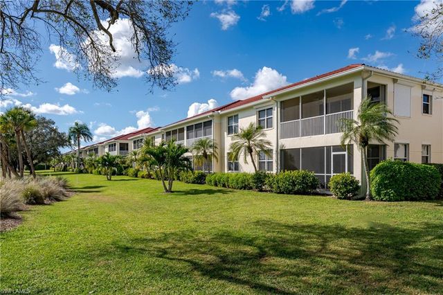 640 Lalique CIR 405, Naples, FL 34119