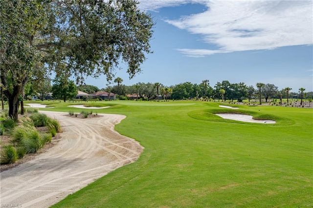 640 Lalique CIR 405, Naples, FL 34119