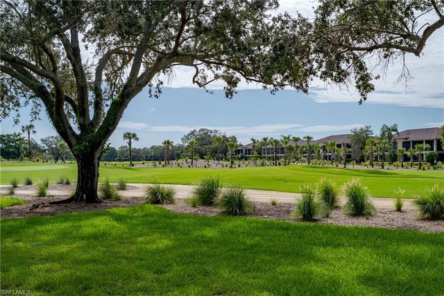 640 Lalique CIR 405, Naples, FL 34119