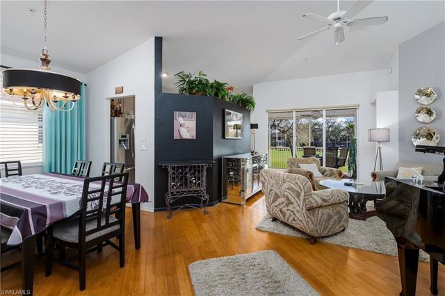 640 Lalique CIR 405, Naples, FL 34119