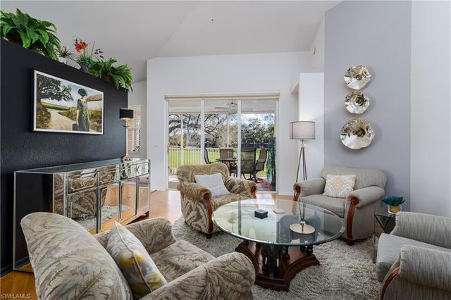 640 Lalique CIR 405, Naples, FL 34119