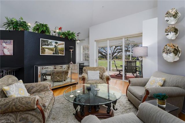 640 Lalique CIR 405, Naples, FL 34119