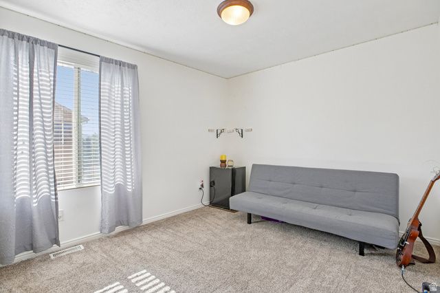 5037 W LONDON BAY DR, Riverton, UT 84096