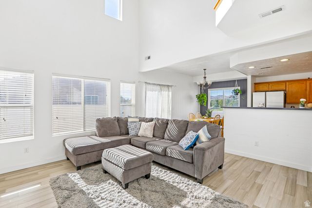 5037 W LONDON BAY DR, Riverton, UT 84096