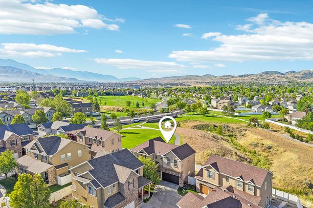 5037 W LONDON BAY DR, Riverton, UT 84096