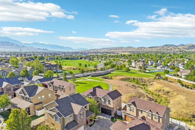 5037 W LONDON BAY DR, Riverton, UT 84096
