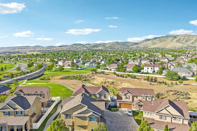 5037 W LONDON BAY DR, Riverton, UT 84096