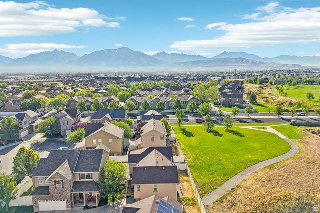 5037 W LONDON BAY DR, Riverton, UT 84096