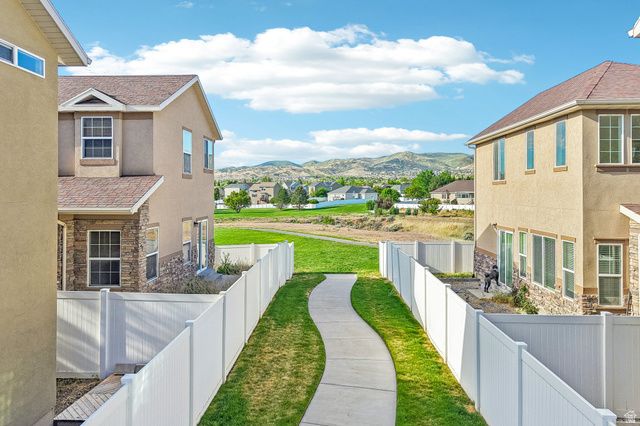 5037 W LONDON BAY DR, Riverton, UT 84096