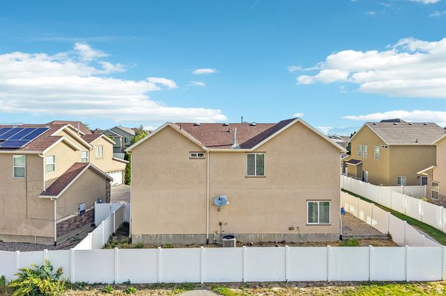 5037 W LONDON BAY DR, Riverton, UT 84096