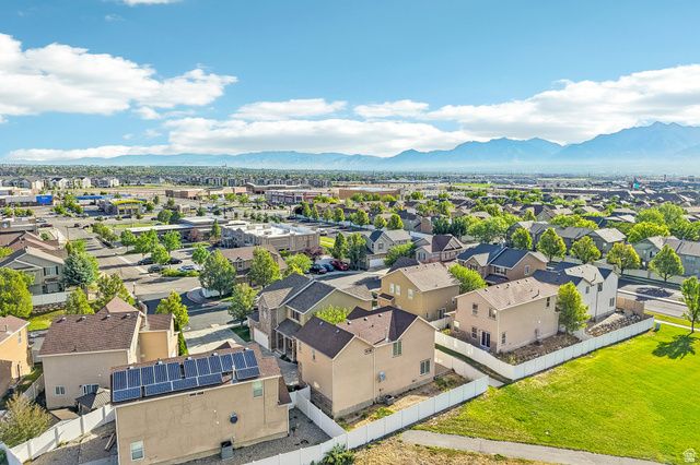 5037 W LONDON BAY DR, Riverton, UT 84096