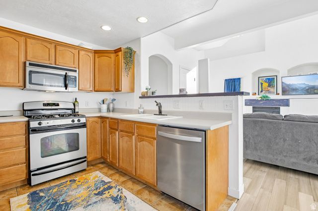 5037 W LONDON BAY DR, Riverton, UT 84096