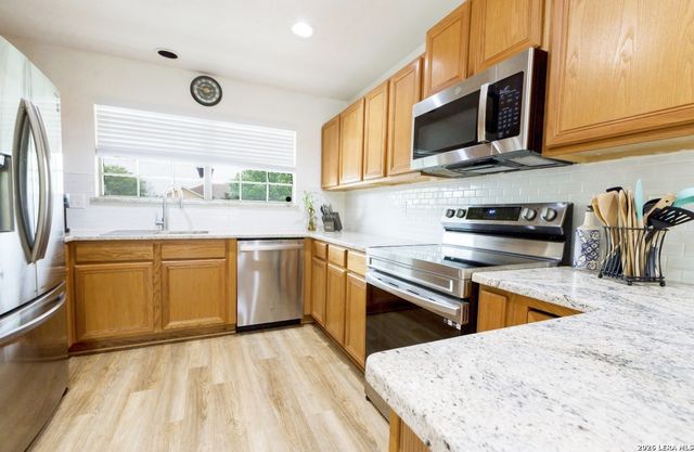 324 Bunker Hill, Pleasanton, TX 78064