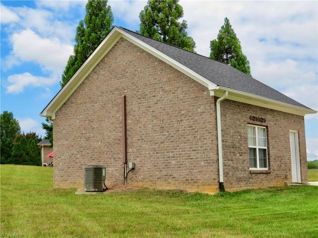 132 Feather Ridge Circle, Reidsville, NC 27320