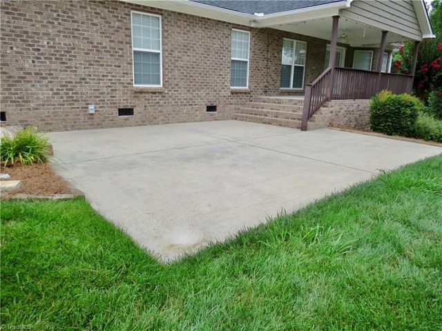 132 Feather Ridge Circle, Reidsville, NC 27320