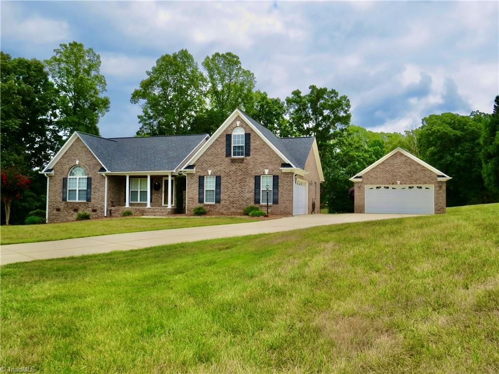 132 Feather Ridge Circle, Reidsville, NC 27320
