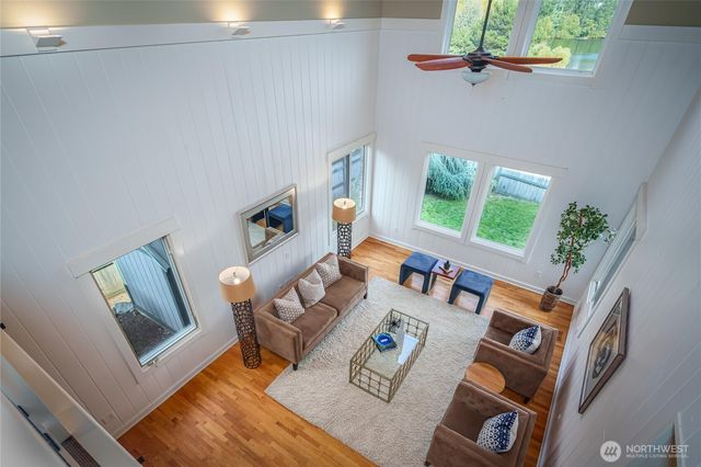 937 N 71st Street, Seattle, WA 98103