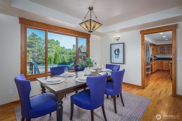 937 N 71st Street, Seattle, WA 98103