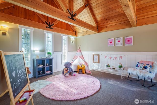 937 N 71st Street, Seattle, WA 98103