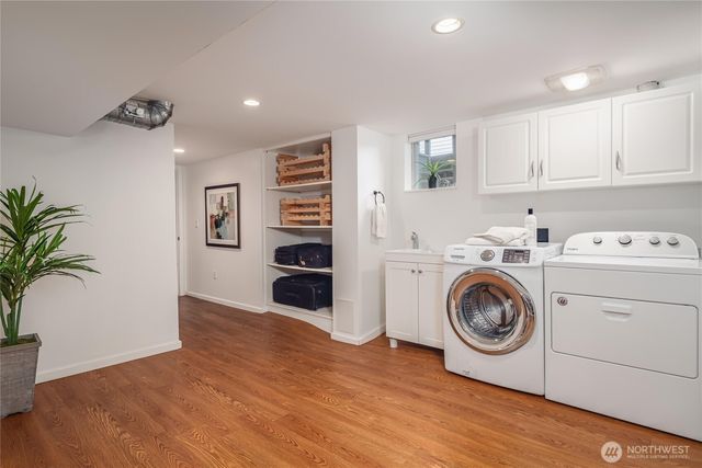 937 N 71st Street, Seattle, WA 98103