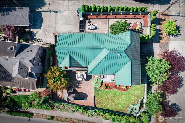 937 N 71st Street, Seattle, WA 98103