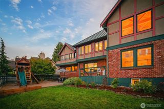 937 N 71st Street, Seattle, WA 98103