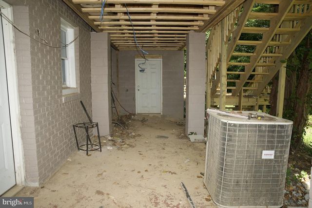 3704 SUITLAND RD SE, Washington, DC 20020