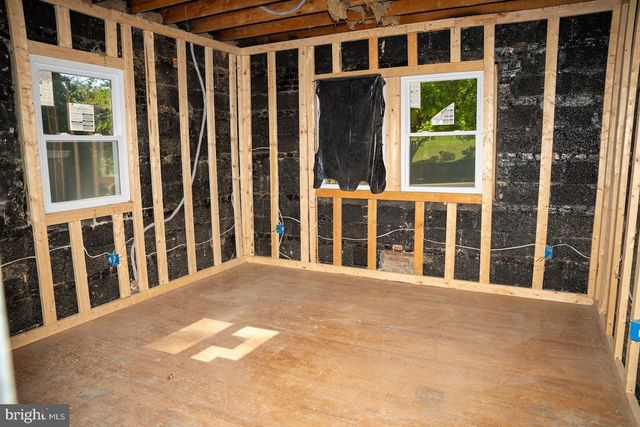 3704 SUITLAND RD SE, Washington, DC 20020