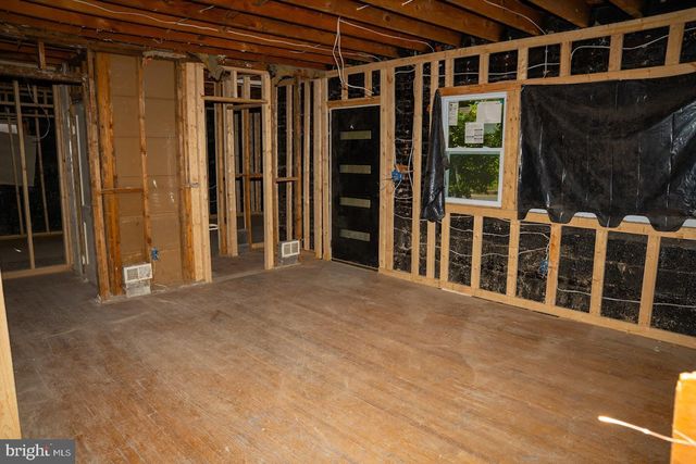 3704 SUITLAND RD SE, Washington, DC 20020