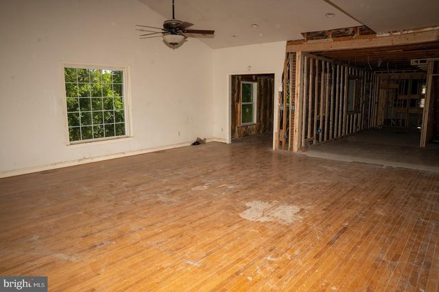 3704 SUITLAND RD SE, Washington, DC 20020