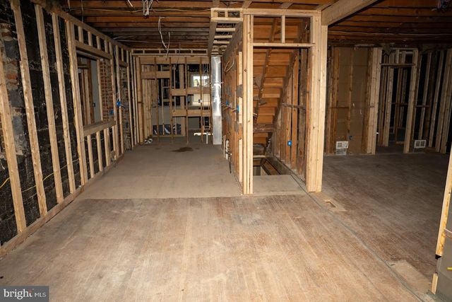 3704 SUITLAND RD SE, Washington, DC 20020