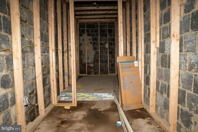 3704 SUITLAND RD SE, Washington, DC 20020