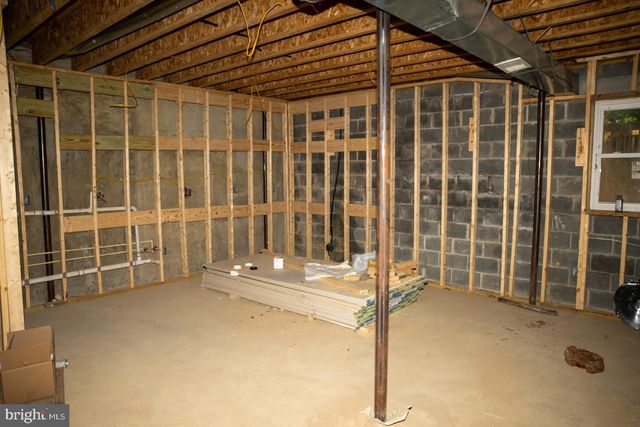 3704 SUITLAND RD SE, Washington, DC 20020