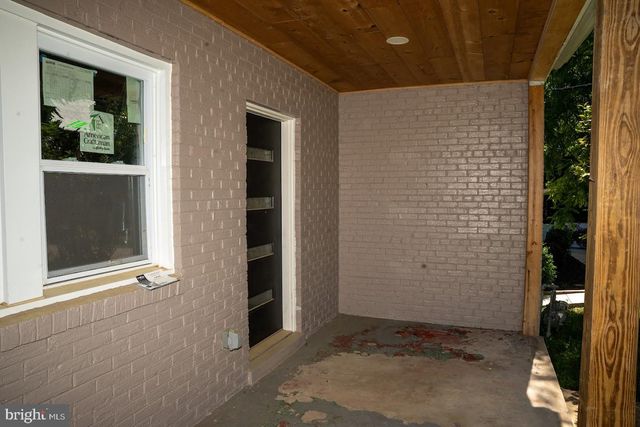 3704 SUITLAND RD SE, Washington, DC 20020