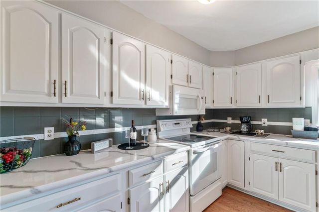 1168 Kingman Road, Pomona, KS 66076