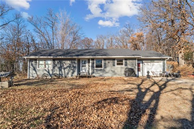 1168 Kingman Road, Pomona, KS 66076