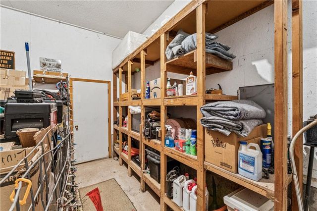 1168 Kingman Road, Pomona, KS 66076