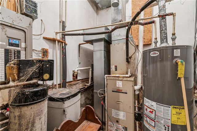 1168 Kingman Road, Pomona, KS 66076